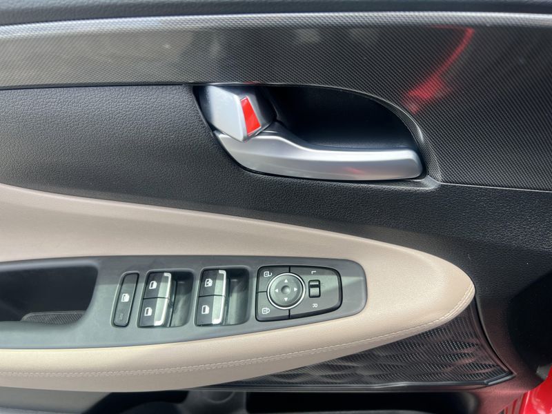Used 2022 Hyundai Santa Fe SEImage 6