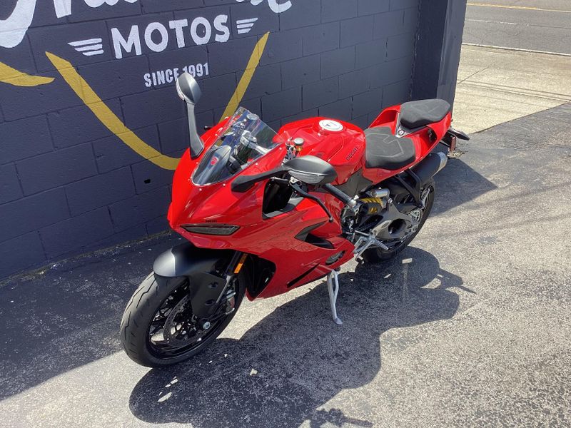 New 2026 Ducati PANIGALE V2 