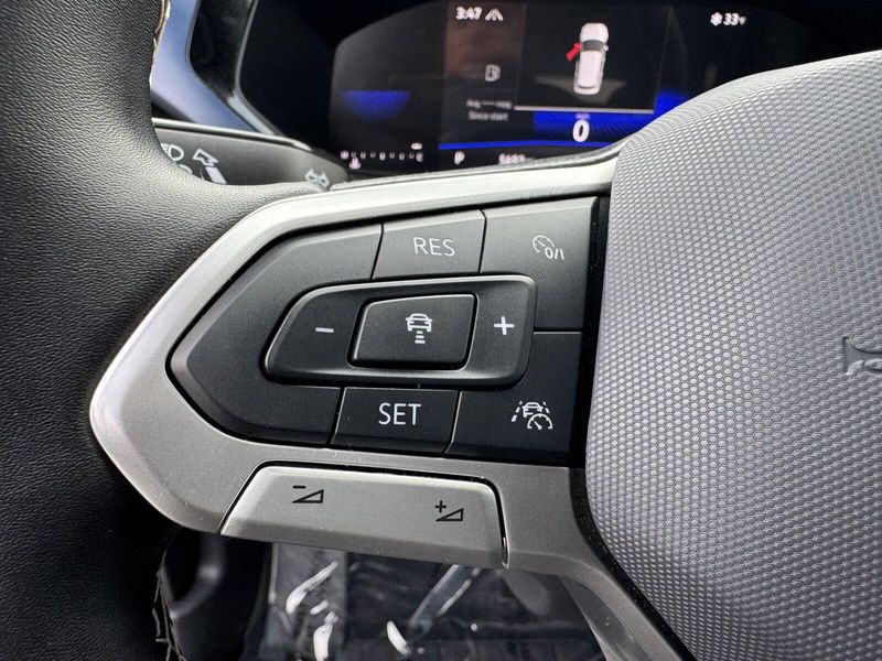 2024 Volkswagen Taos SEImage 18