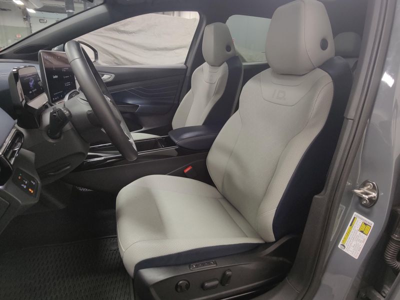 Used 2025 Volkswagen ID.4 Pro S Long Range w/Glass RoofImage 16