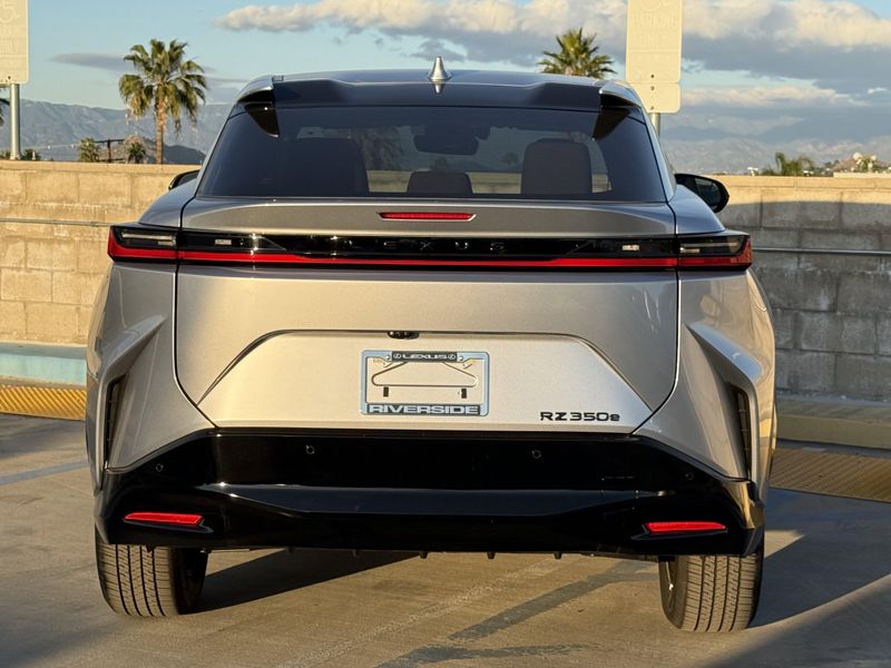 New 2026 Lexus RZ 350eImage 10