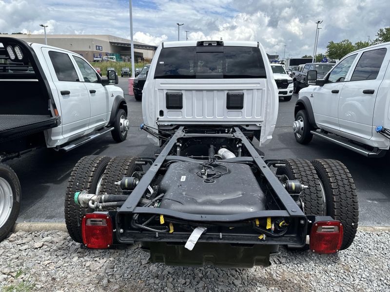 New 2025 RAM 4500 Big Horn Chassis Crew Cab 4x4 60