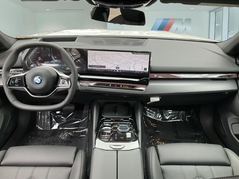 2025 BMW i5 eDrive40Image 27