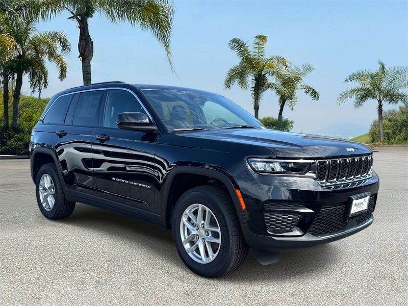 New 2026 Jeep Grand Cherokee Laredo 4x2