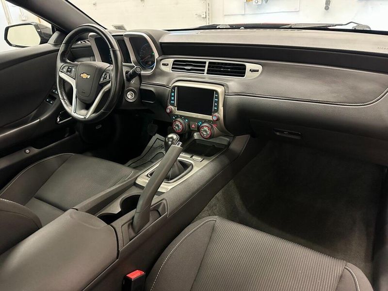 2014 Chevrolet Camaro 1LTImage 28