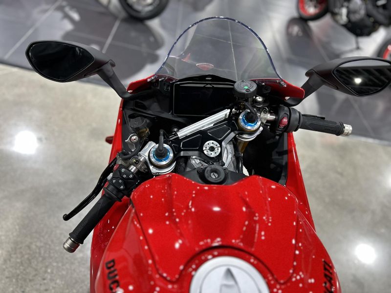 New 2025 Ducati PANIGALE V4 S Image 2