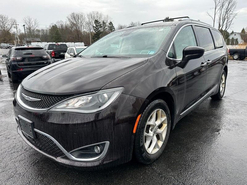 2017 Chrysler Pacifica Touring L PlusImage 11