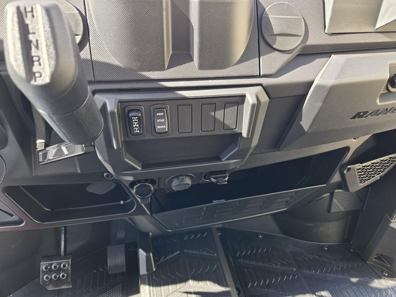 NEW 2026 POLARIS RANGER CREW XP 1000 PREMIUM Image 16