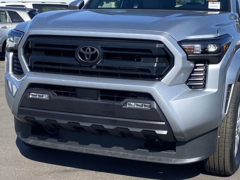 2025 Toyota Tacoma SR5Image 7