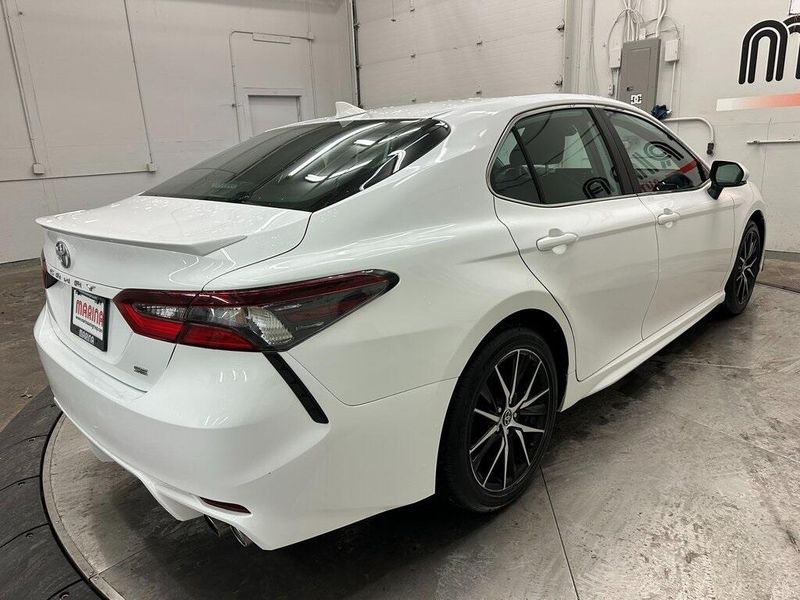 2023 Toyota Camry SEImage 14