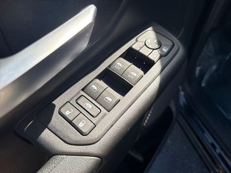 2025 RAM 1500 Tradesman Crew Cab 4x4 5'7' Box