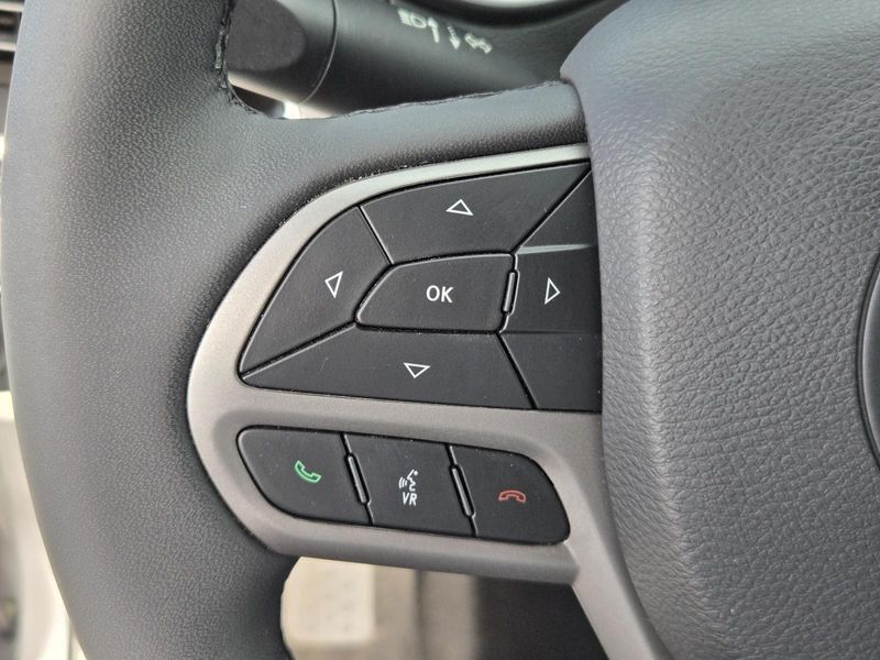 Used 2022 Jeep Cherokee Latitude Lux 4x4