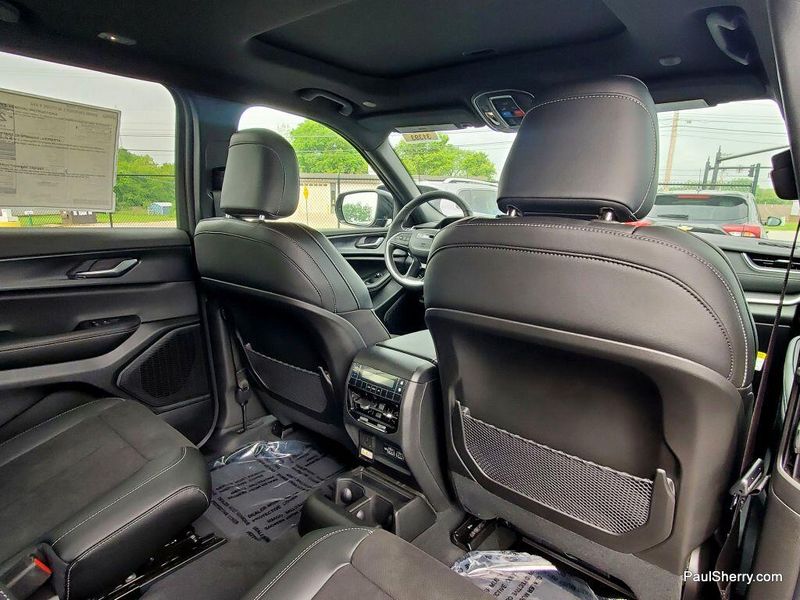 2025 Jeep Grand Cherokee L Altitude X 4x4Image 39