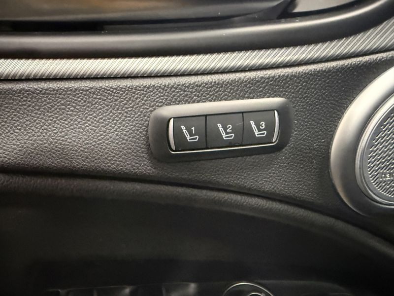 Used 2023 Alfa Romeo Stelvio VeloceImage 11
