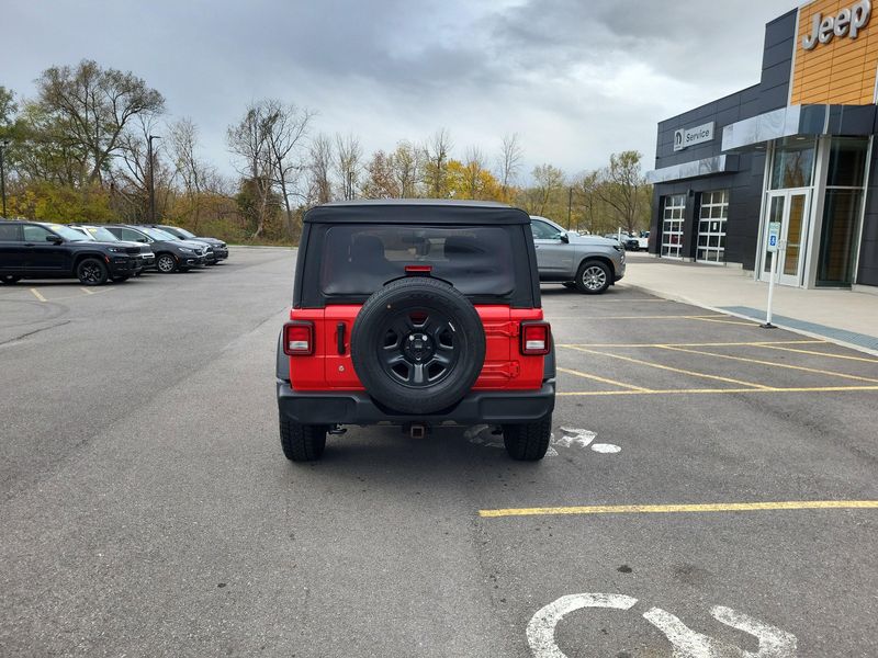 Used 2018 Jeep Wrangler Unlimited SportImage 12