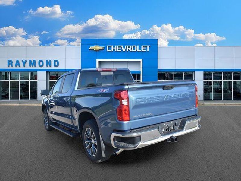 Used 2024 Chevrolet Silverado 1500 LTImage 5