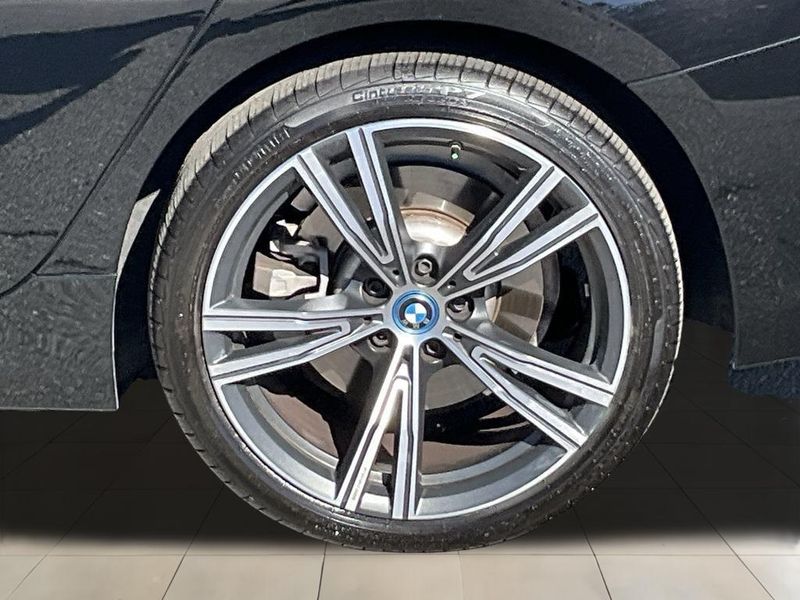 2024 BMW 3 Series 330e iPerformanceImage 14