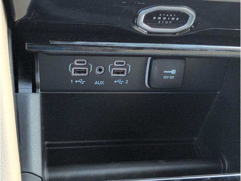 New 2026 Jeep Grand Cherokee L Limited 4x4Image 17