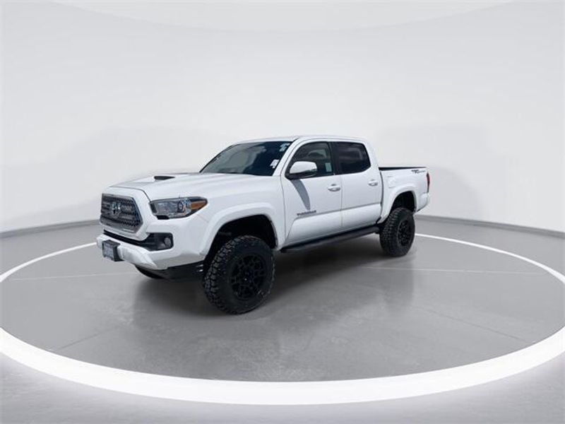 2017 Toyota Tacoma SR5Image 4