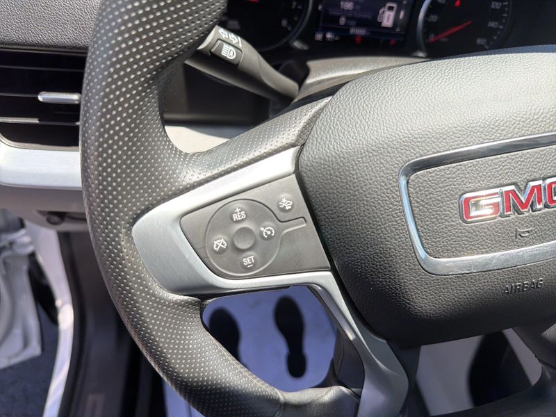 Used 2022 GMC Terrain SLEImage 31