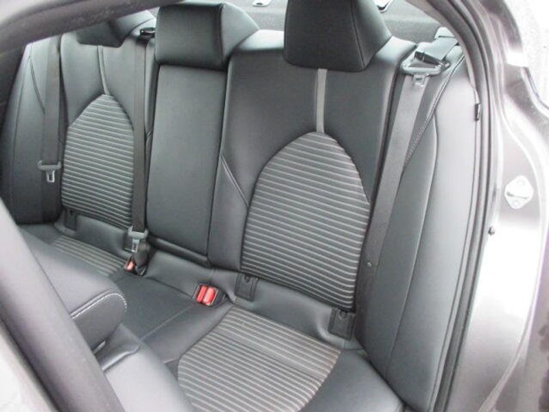 2023 Toyota Camry SEImage 19