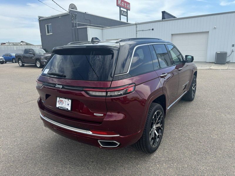 2024 Jeep Grand Cherokee 4xe Summit ReserveImage 8