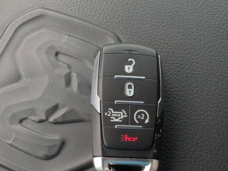 New 2025 RAM 1500 Laramie Crew Cab 4x4 5