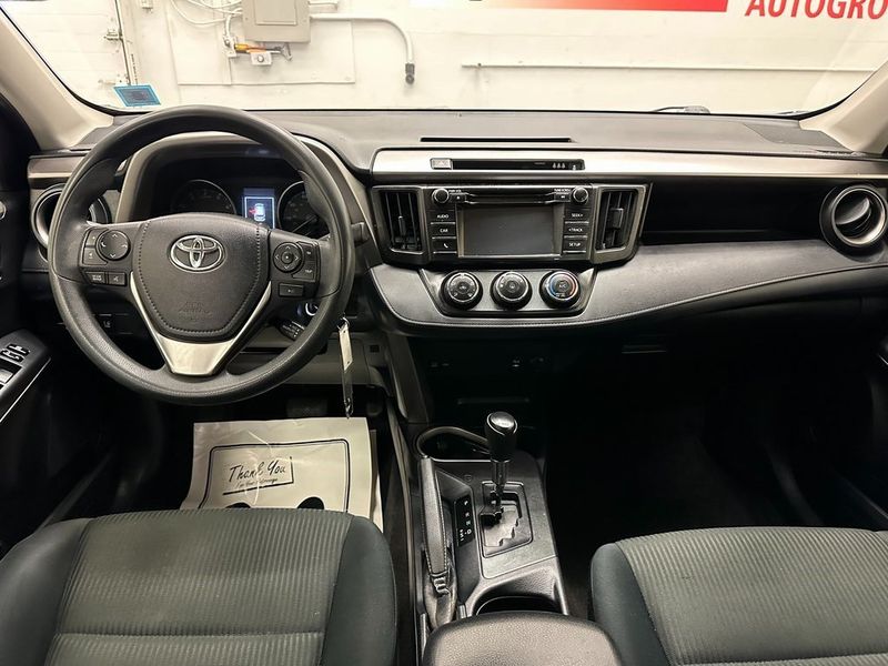 2018 Toyota RAV4 LEImage 22