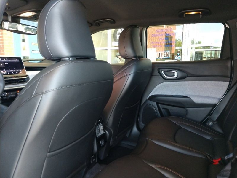 2023 Jeep Compass Latitude Lux 4x4Image 10
