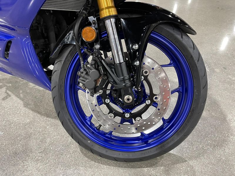 2025 Yamaha YZF-R3 ABS Image 8