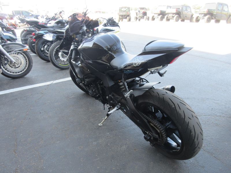 USED 2022 YAMAHA YZF-R1 Image 5
