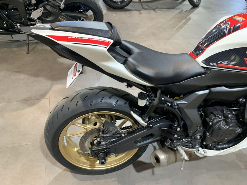 Used 2022 Yamaha YZF-R7 CA Image 14