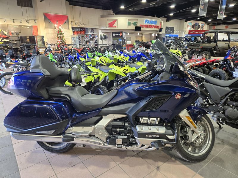 USED 2018 HONDA GOLD WING TOUR Image 2