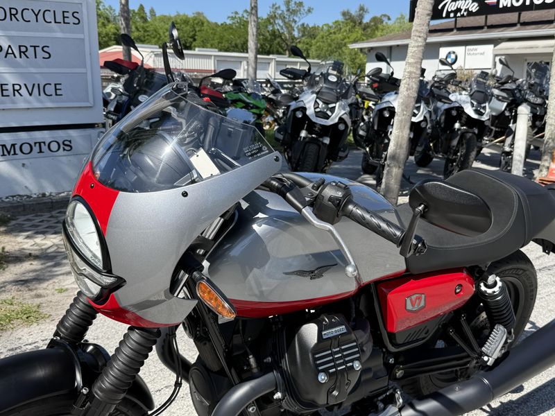 2024 Moto Guzzi V7 Stone Corsa