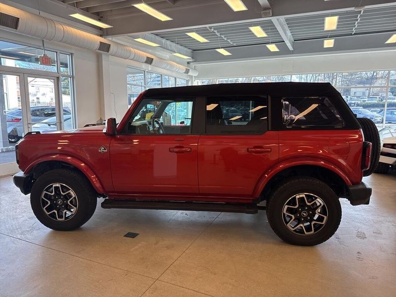 2023 Ford Bronco Outer BanksImage 5