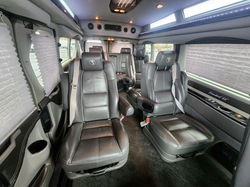 2019 Ford Transit-150 Image 4