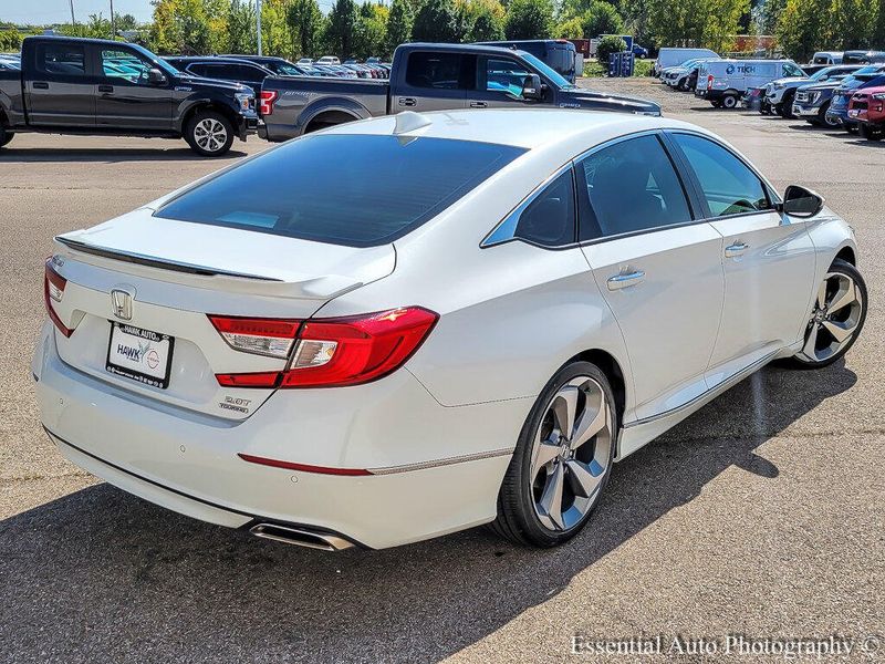 2019 Honda Accord Touring 2.0T photo 7