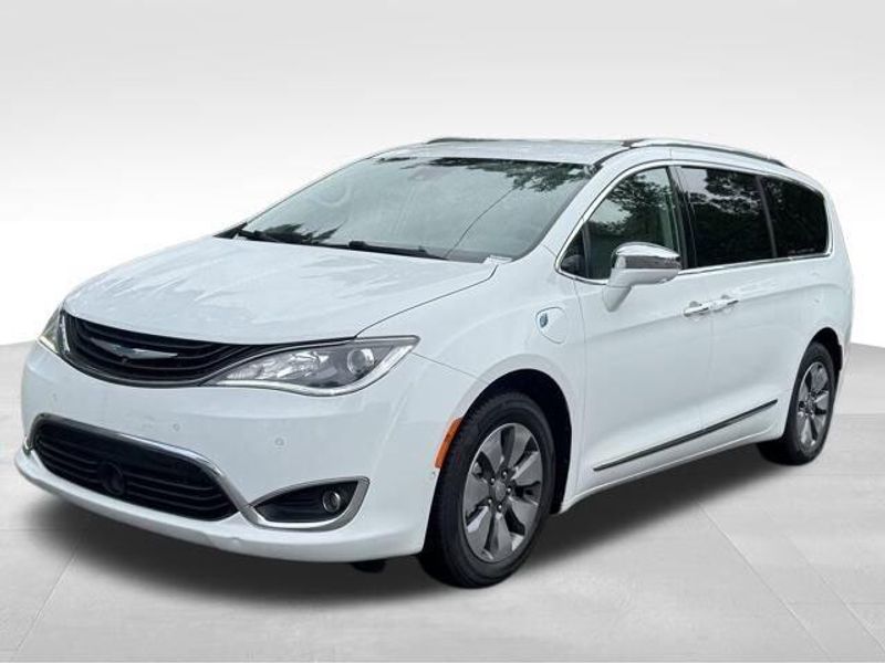 2018 Chrysler Pacifica Hybrid Limited