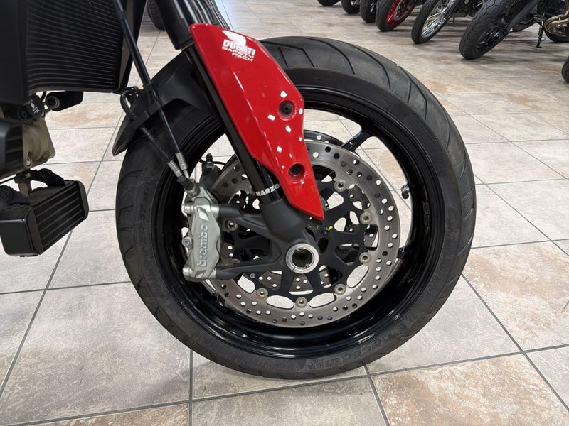 Used 2020 Ducati HYPERMOTARD 950 Image 23