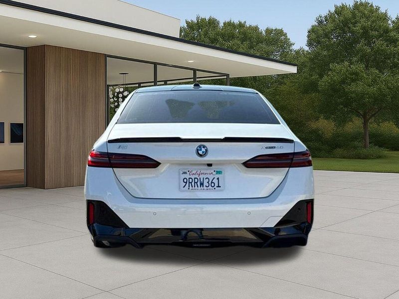 Used 2025 BMW i5 xDrive40Image 9