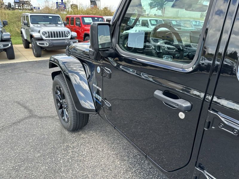 2024 Jeep Wrangler 4-door Sahara 4xeImage 12