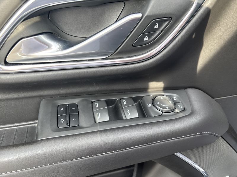 Used 2022 Chevrolet Suburban Z71Image 23