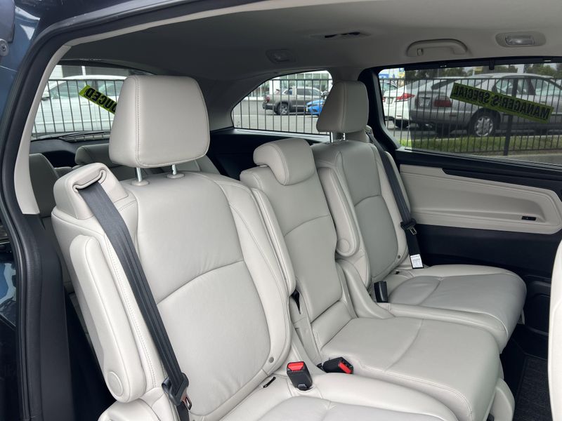 2025 Honda Odyssey EX-LImage 25