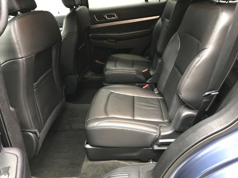 2018 Ford Explorer XLTImage 9