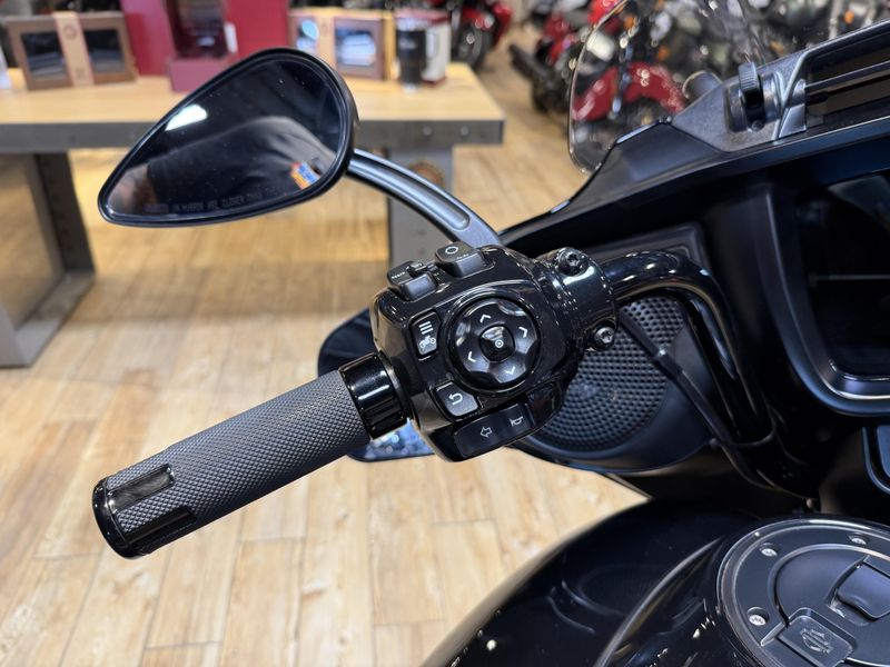 USED 2024 HARLEY STREET GLIDE Image 6