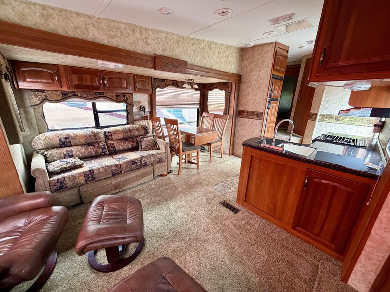 Used 2012 KEYSTONE COUGAR 318 SAB Image 9