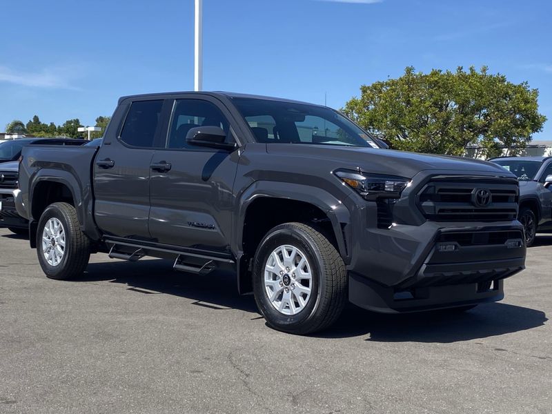 New 2025 Toyota Tacoma SR5Image 2