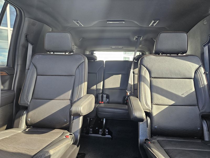 Used 2024 Chevrolet Suburban High CountryImage 13