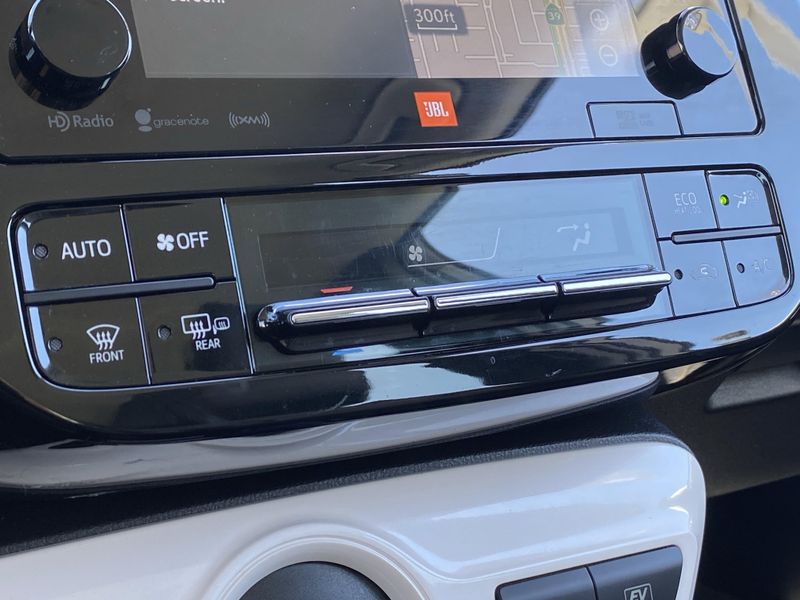 2017 Toyota Prius Image 22