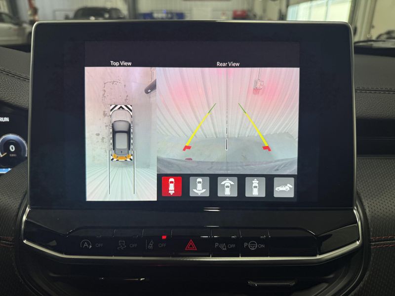 Used 2024 Jeep Compass TrailhawkImage 16